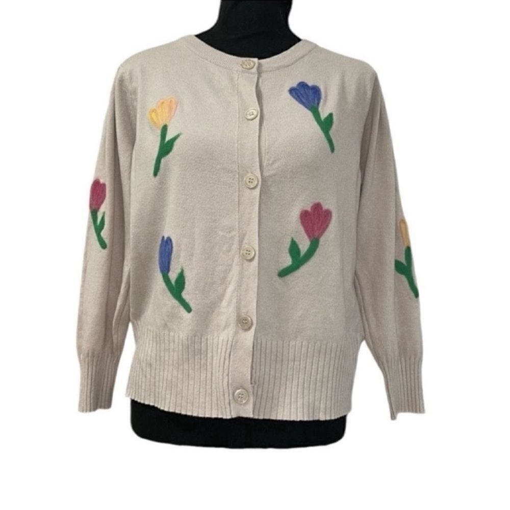 Aaeda Beige Button Front Cardigan (Size Medium)